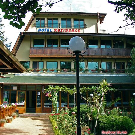 Family Hotel Residence Dobrics Kültér fotó